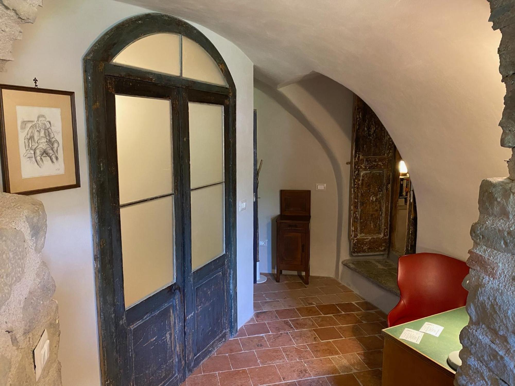 La Casa Medievale E *