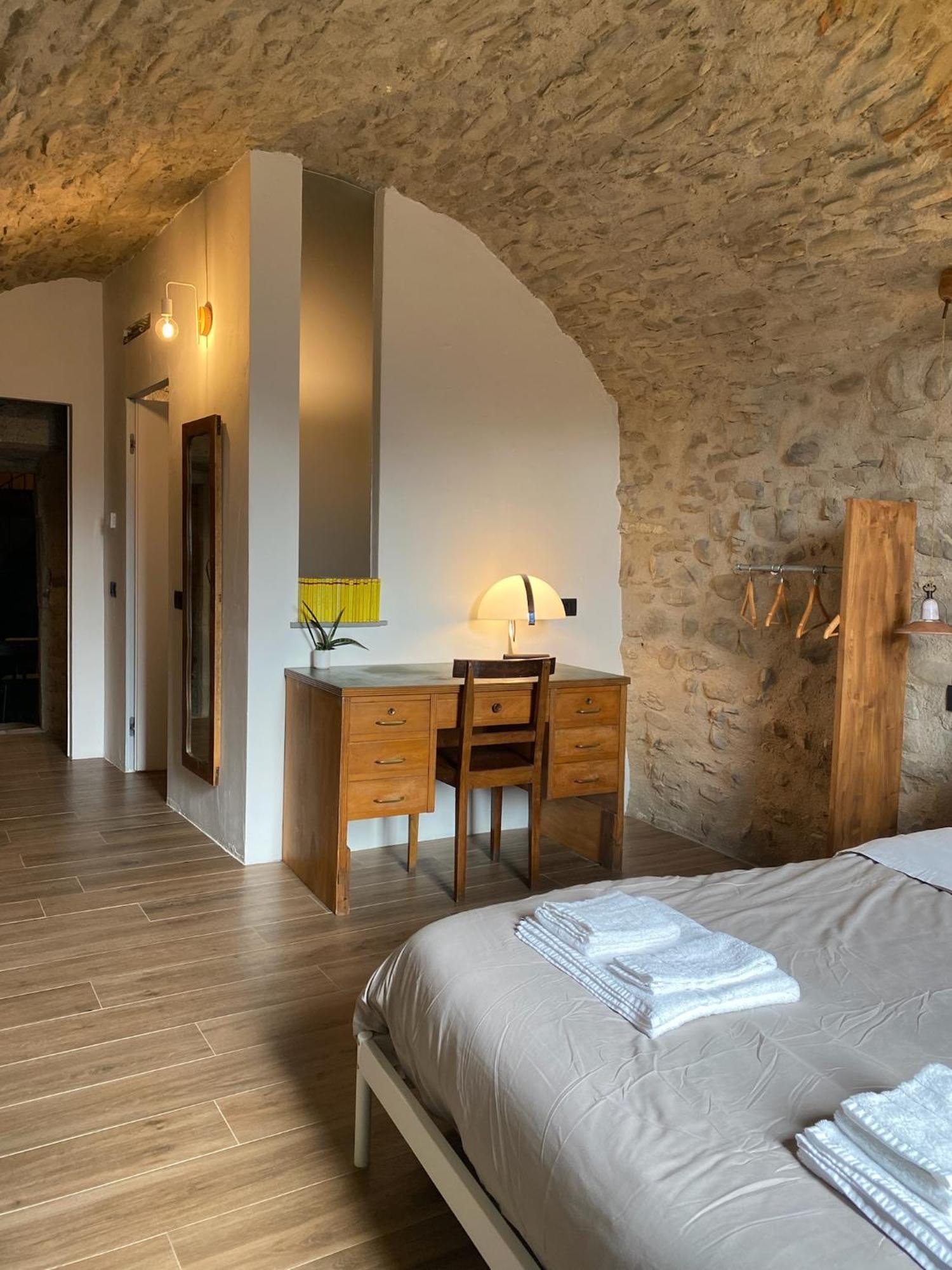 La Casa Medievale E *