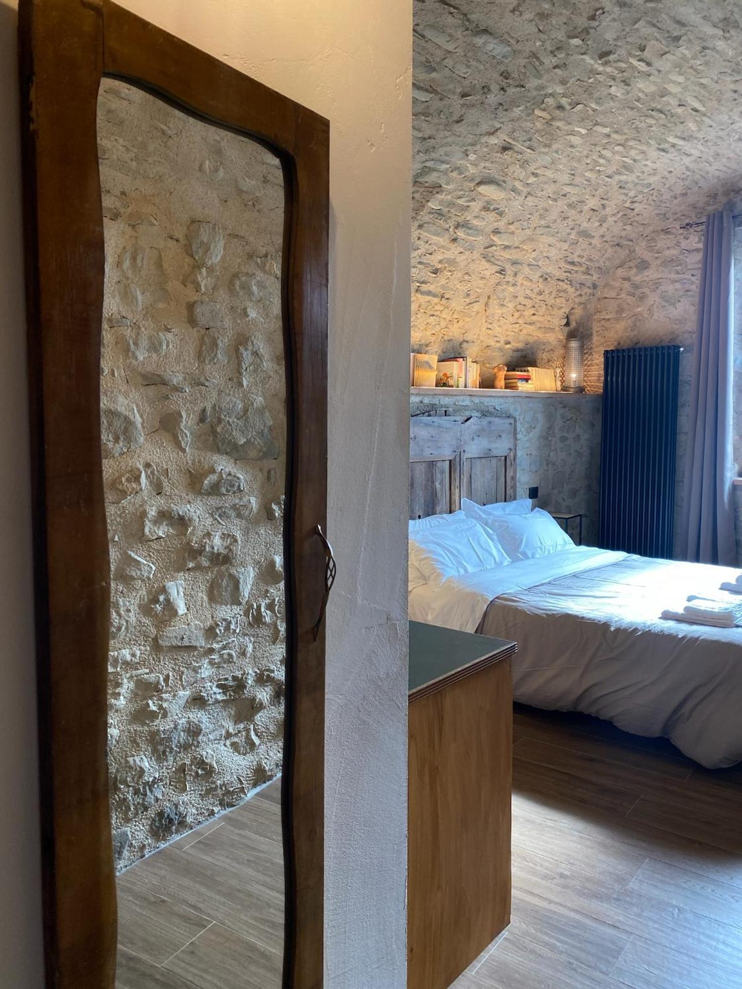 La Casa Medievale E *