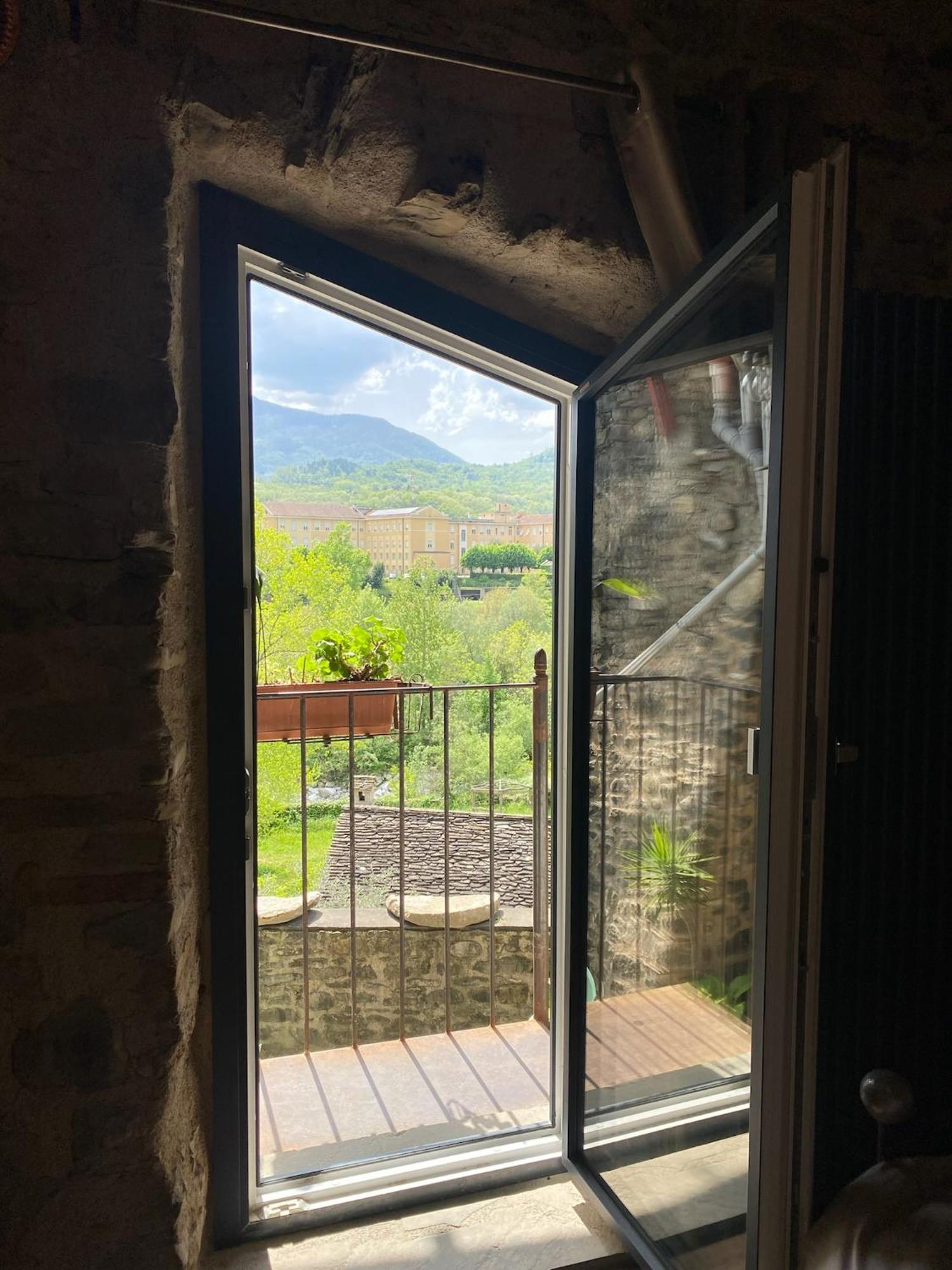 La Casa Medievale E Pontremoli