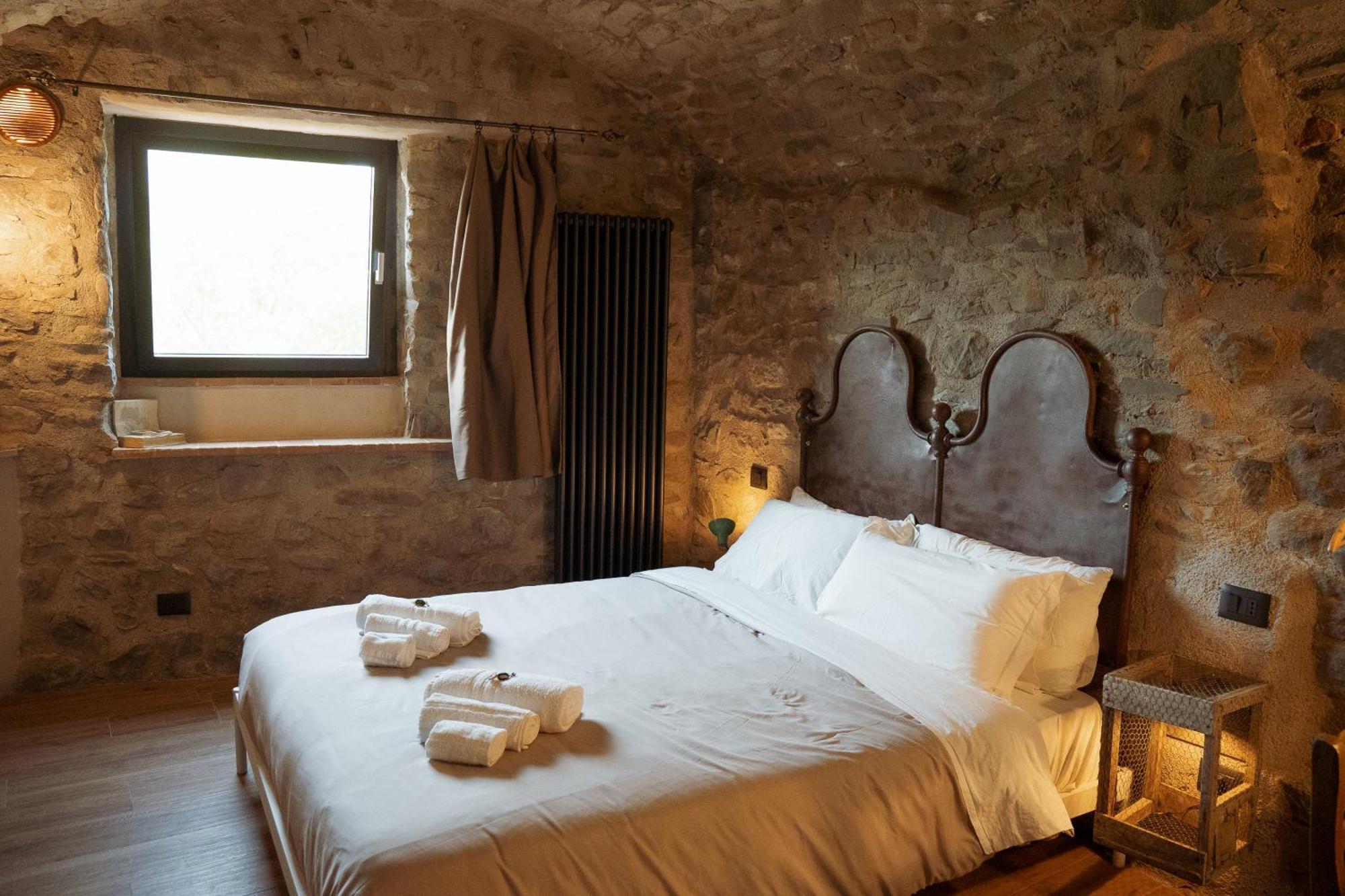 La Casa Medievale E *