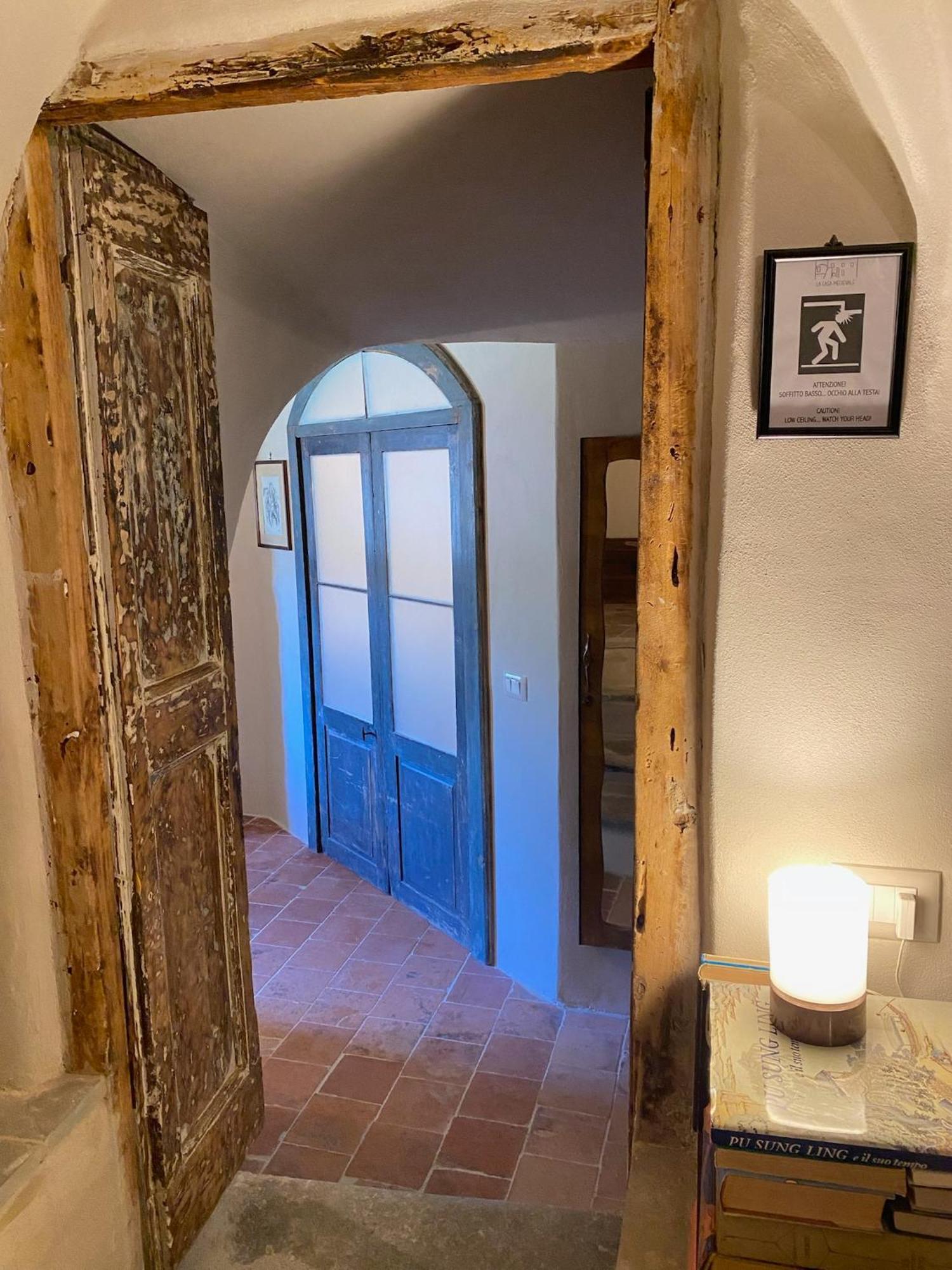 La Casa Medievale E *