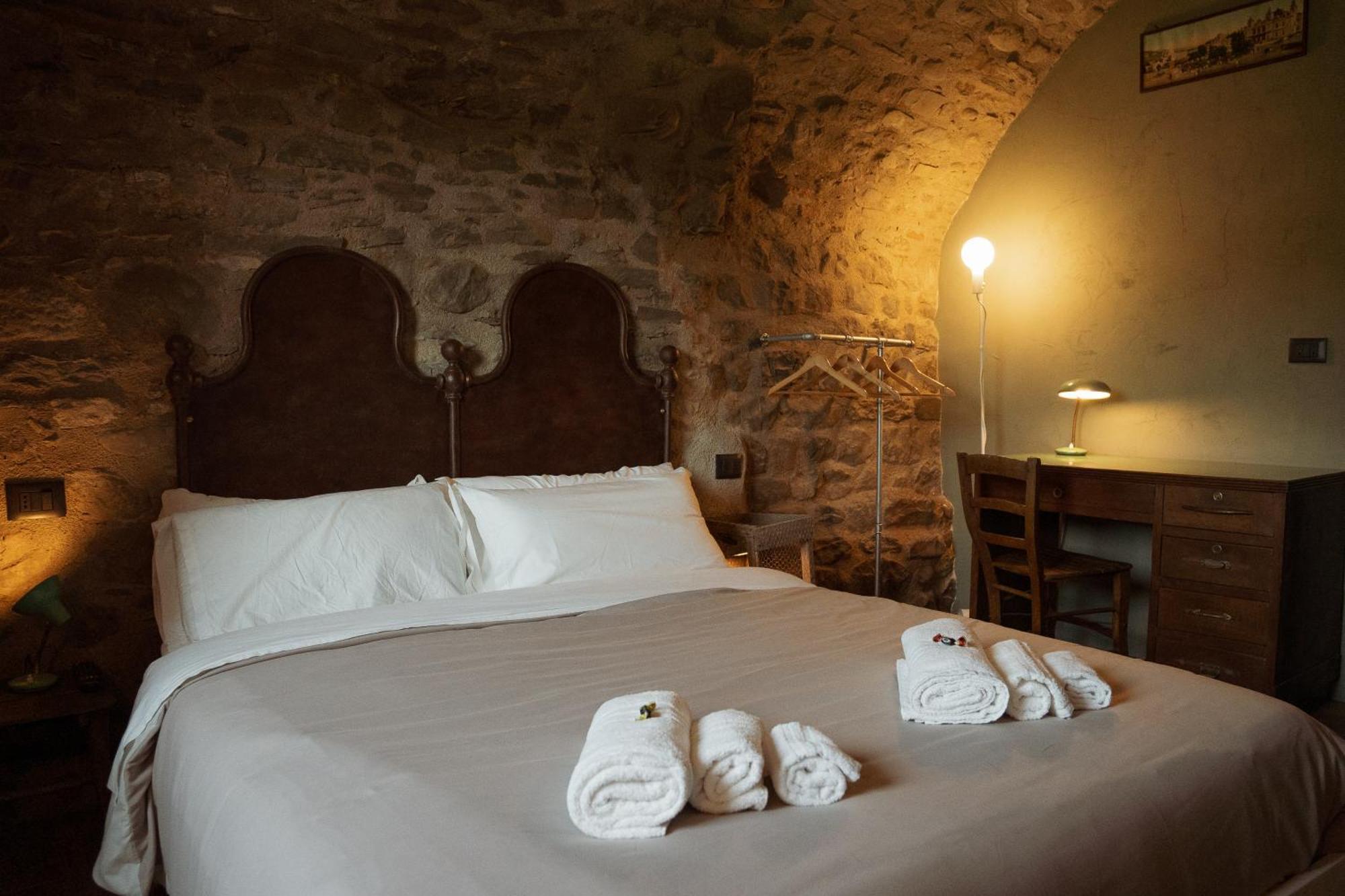 La Casa Medievale E *