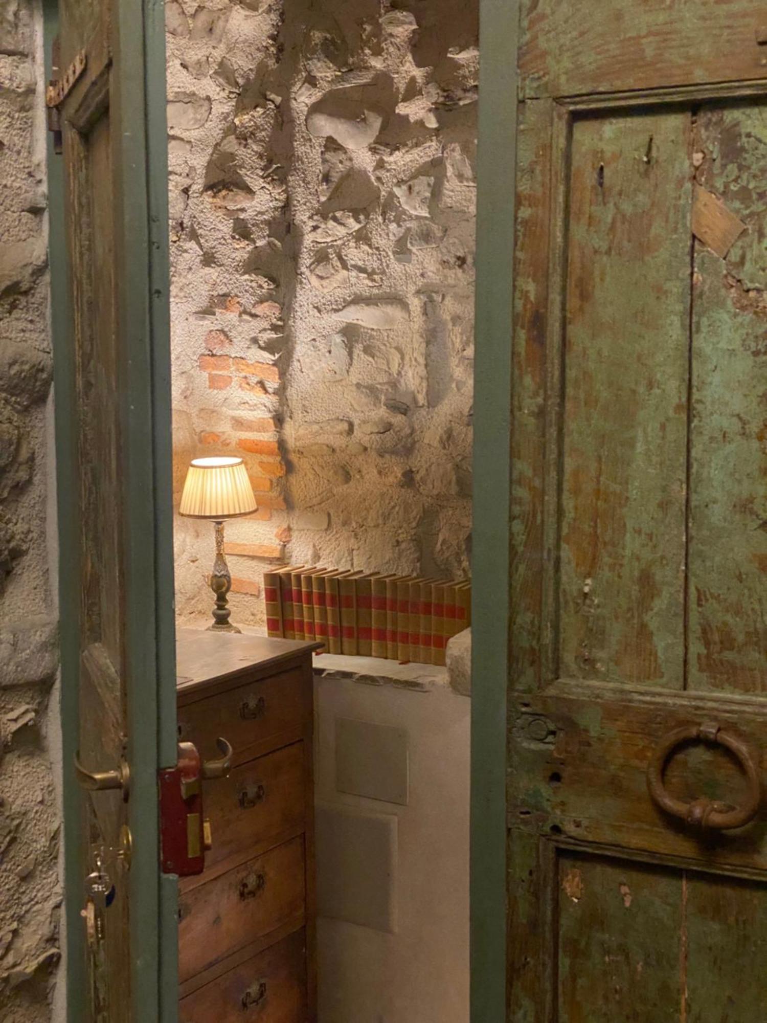 La Casa Medievale E *
